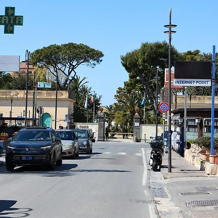 Fusarostay - 1 Min From Lake, Vanvitellian & Train Apartamento *